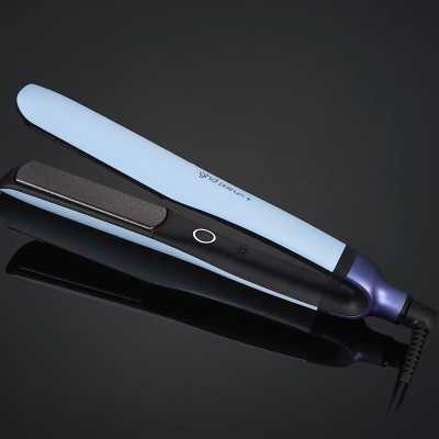 Limited Edition: ghd iD platinum+ Styler pastel blue